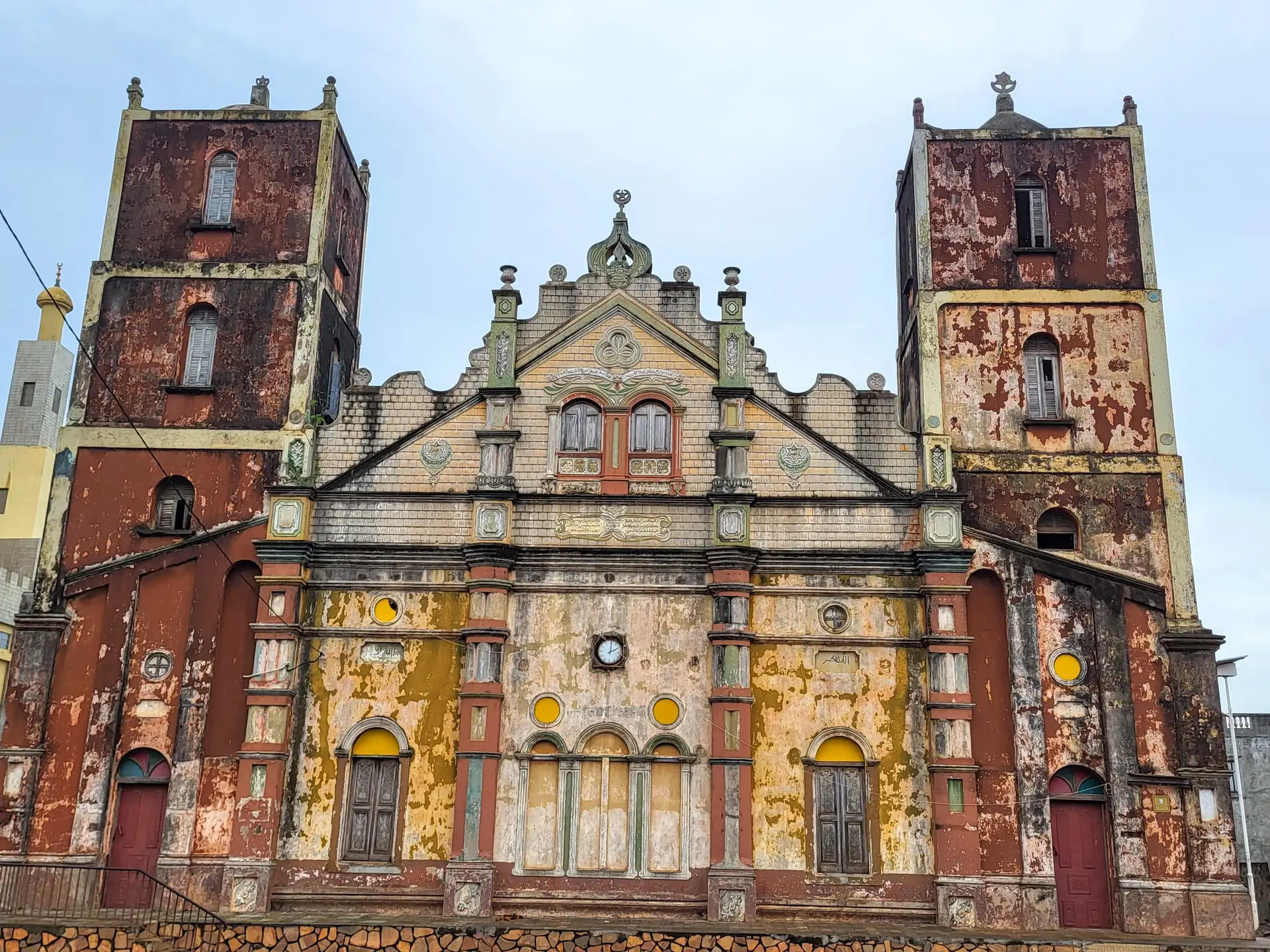 Au départ de Cotonou : Citytour de Porto-Novo et de la rivière noire